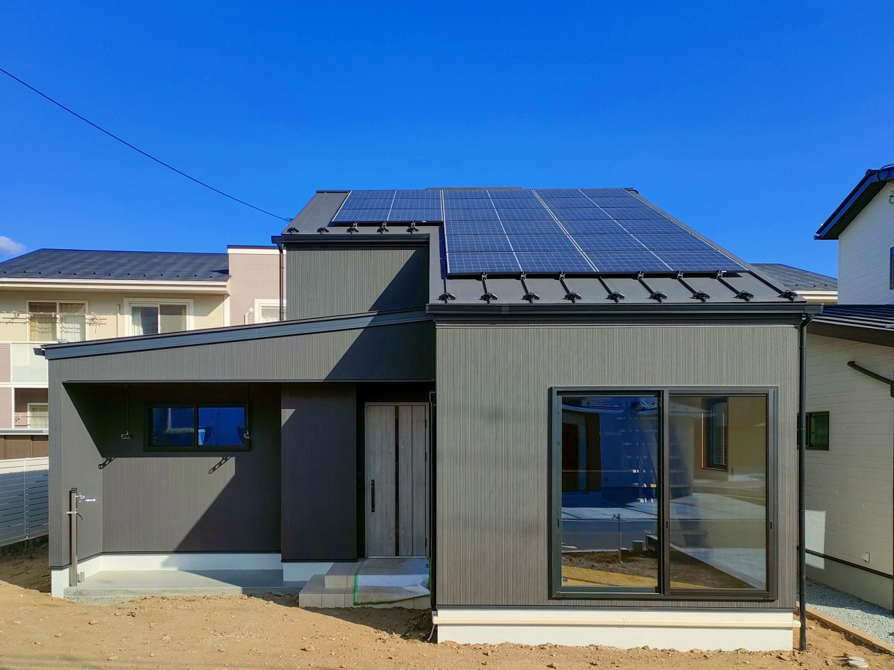 山梨市小原西 開放感のある吹き抜けリビングの注文住宅